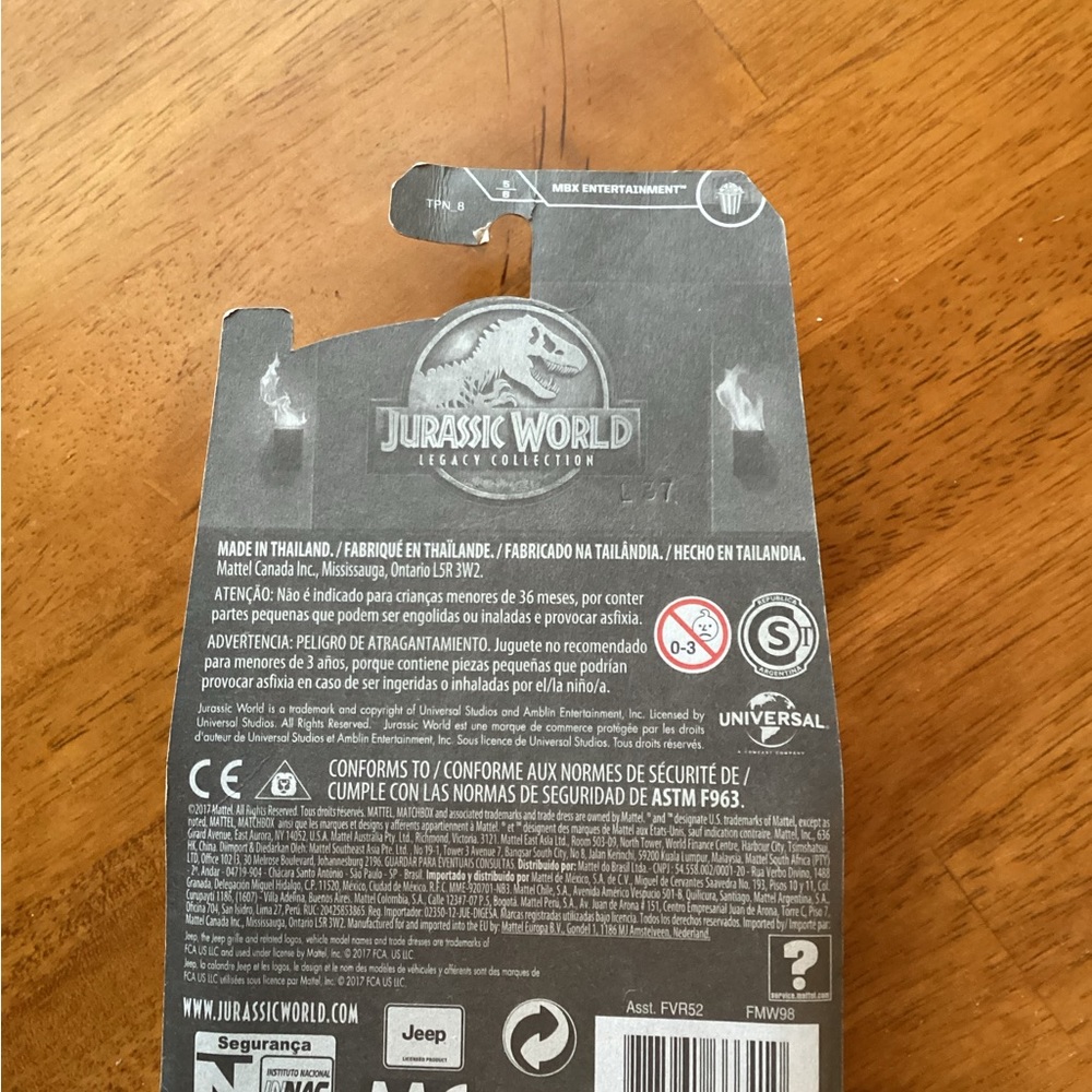 Pair of Two Jurassic World Legacy Collection Matchbox Cars - Picture 4 of 8